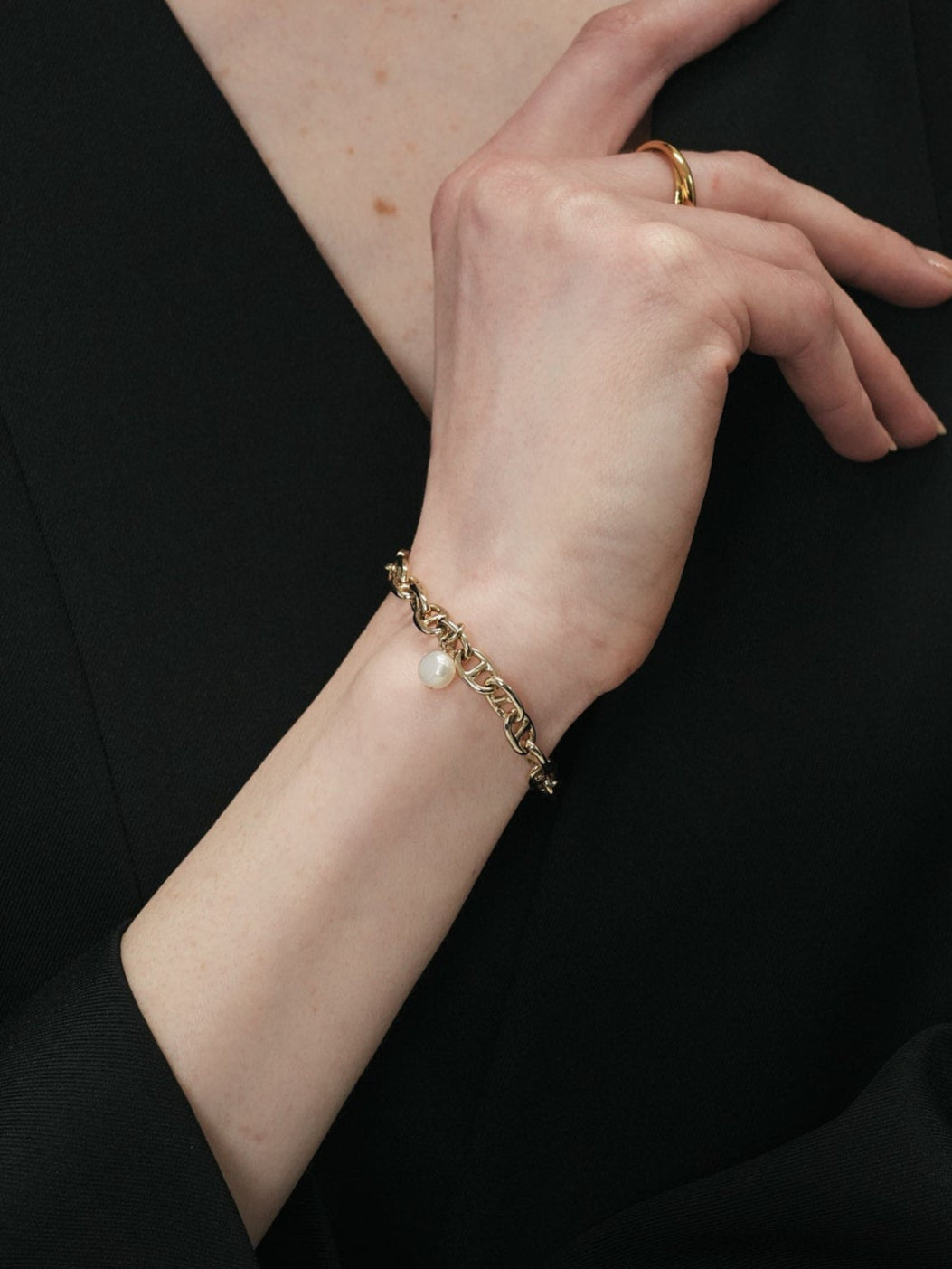 pearl chain brace