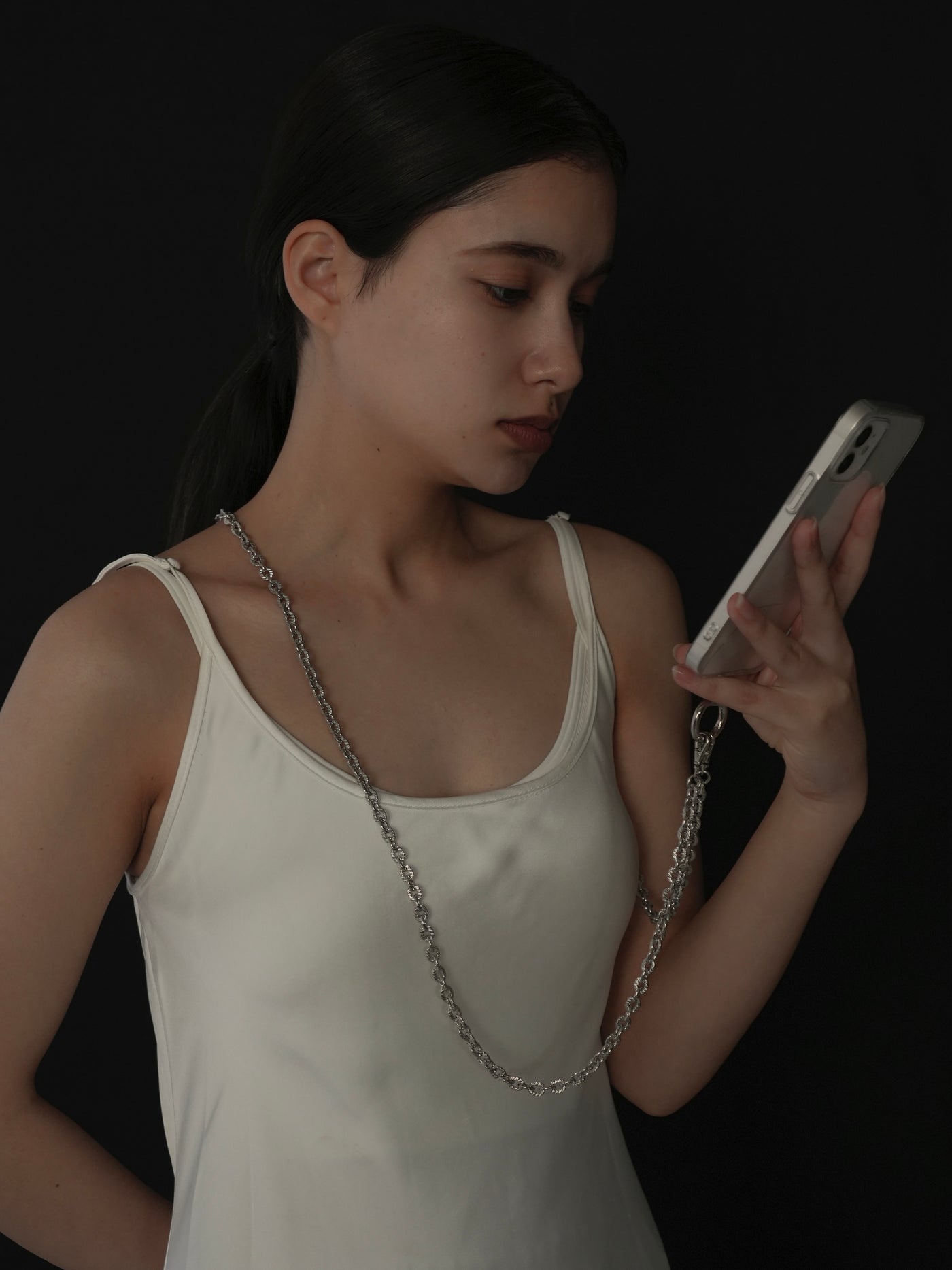 スマホショルダー 大人 おしゃれ チェーン LENERA ディテール