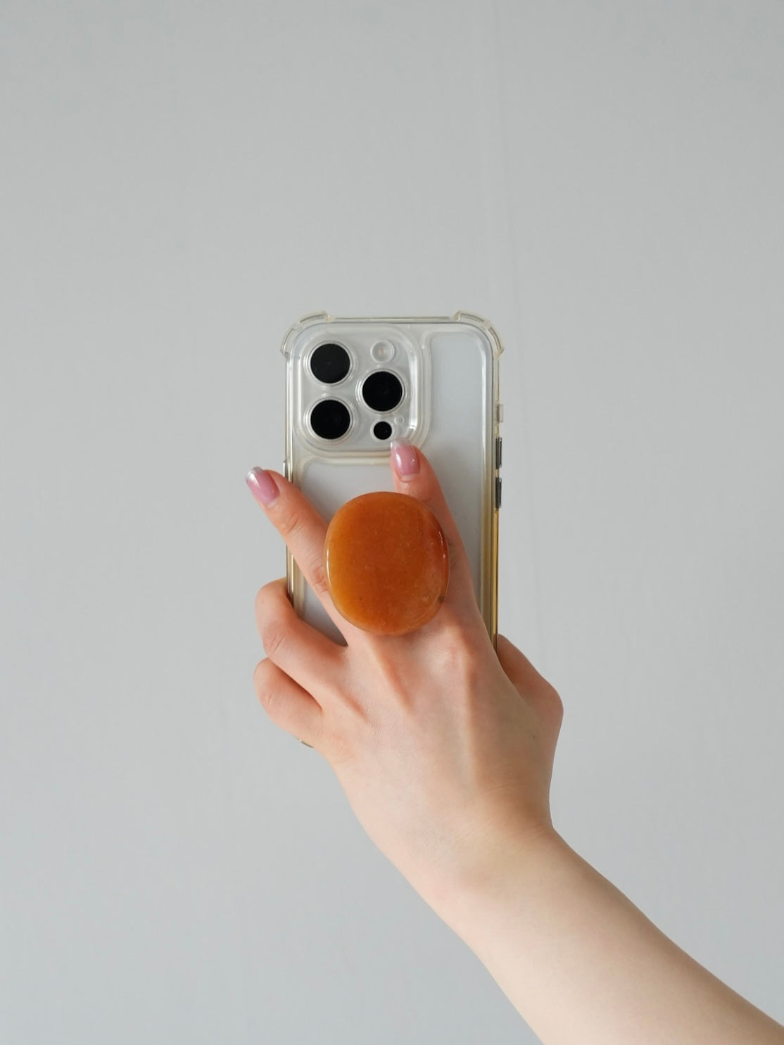 スマホグリップ 大人 おしゃれ チェーン LENERA コーデ例