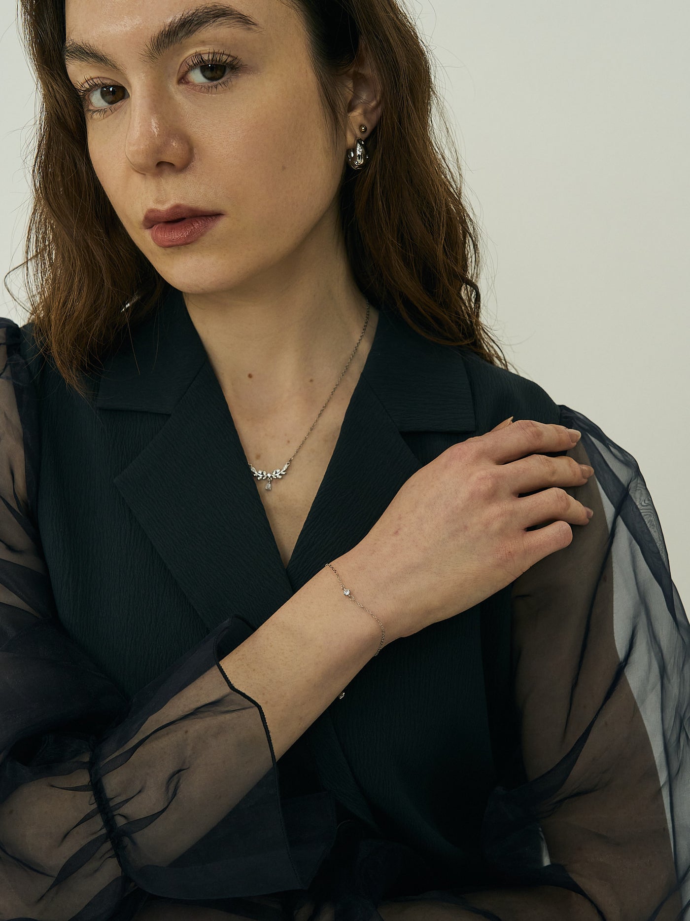 ゴールド ブレスレット 大人上品 レディース LENERA 着用イメージ