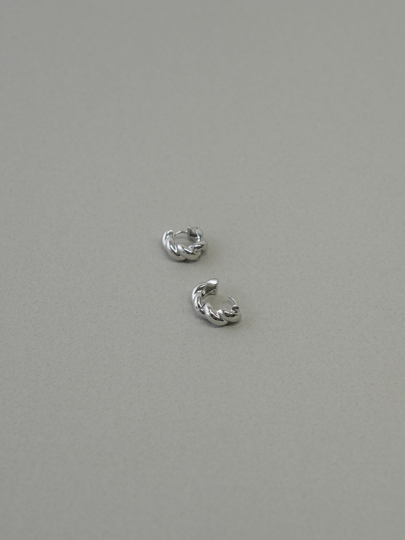 ゴールド ピアス 大人上品 レディース LENERA ディテール