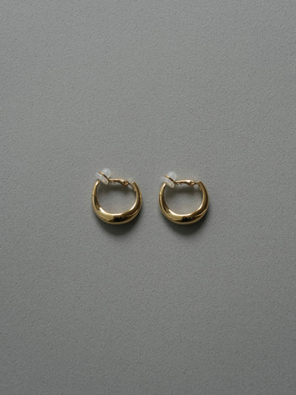 plump curve earring