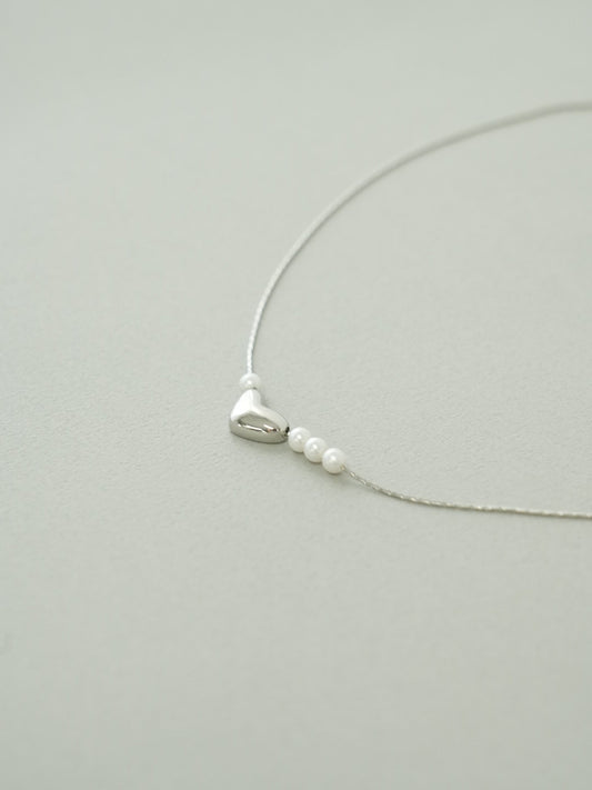 heart line pearl necklace