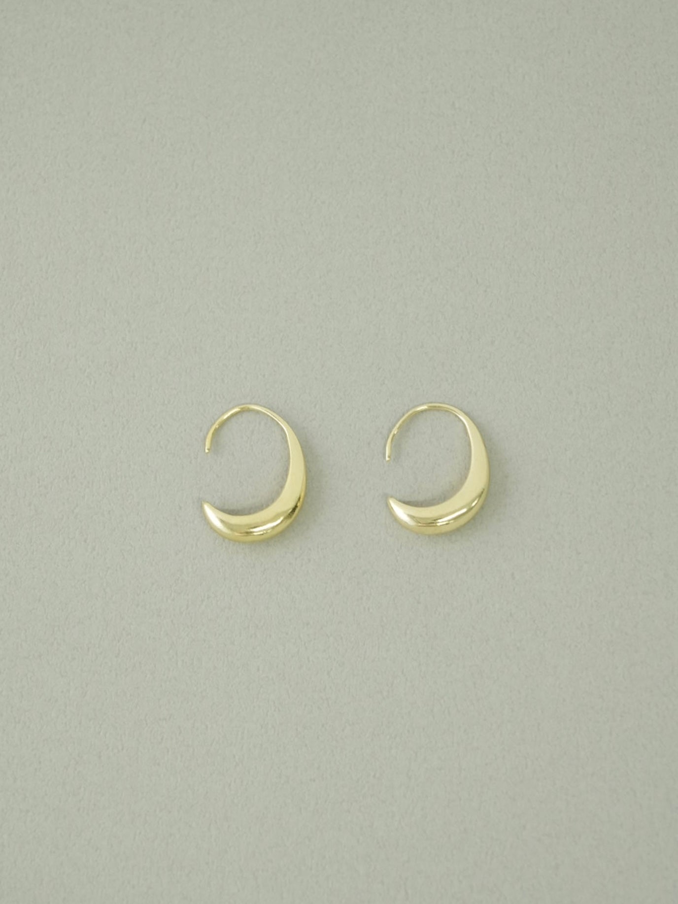 ゴールド ピアス 大人上品 レディース LENERA サイズ感