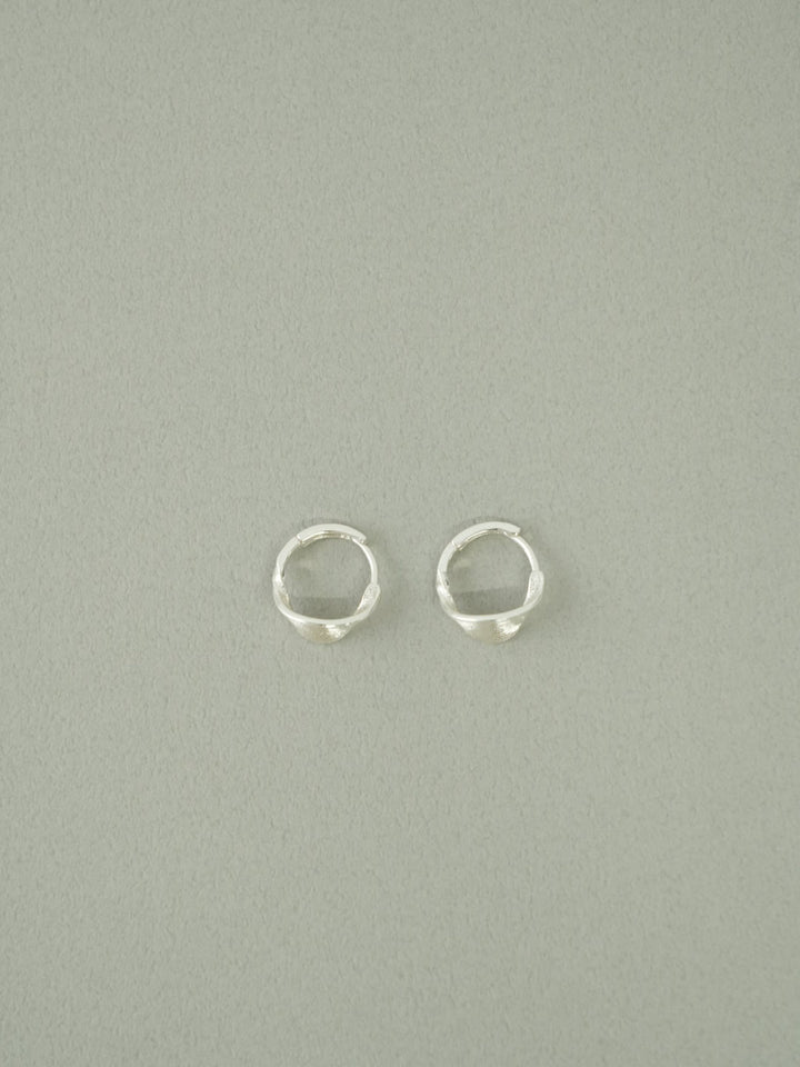 curve stripe pierce