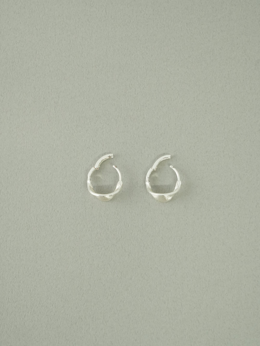 curve stripe pierce
