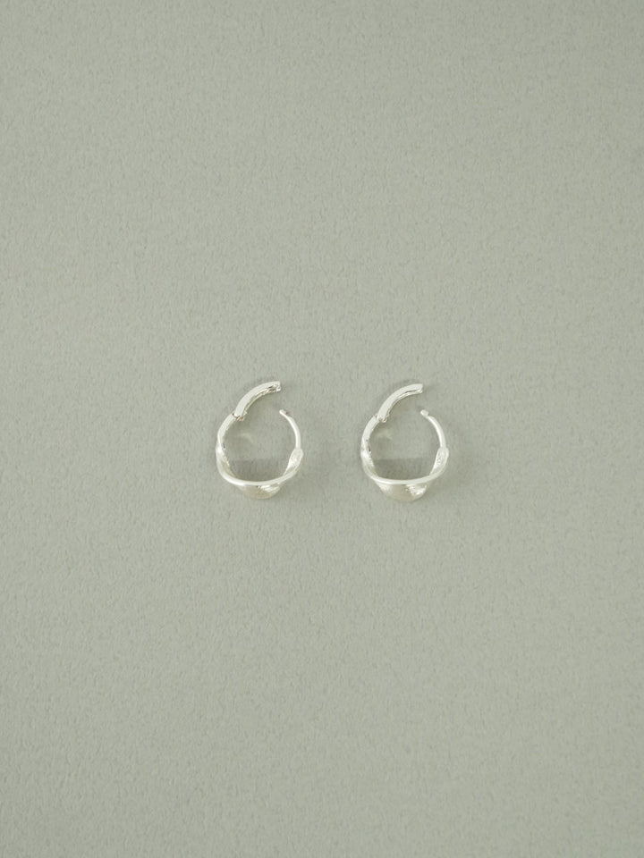 curve stripe pierce