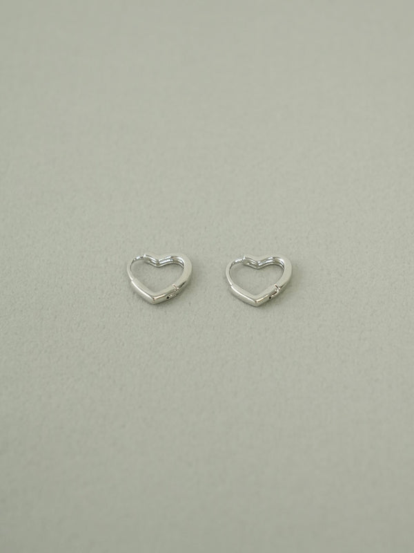 シルバー925 ピアス 金属アレルギー対応 レディース LENERA 着用イメージ
