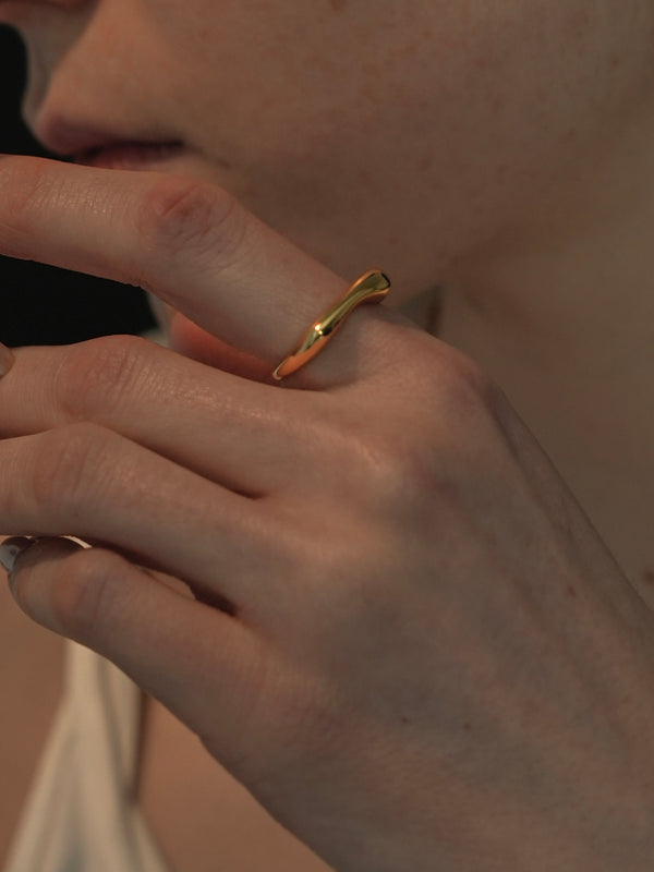 flat curve ring