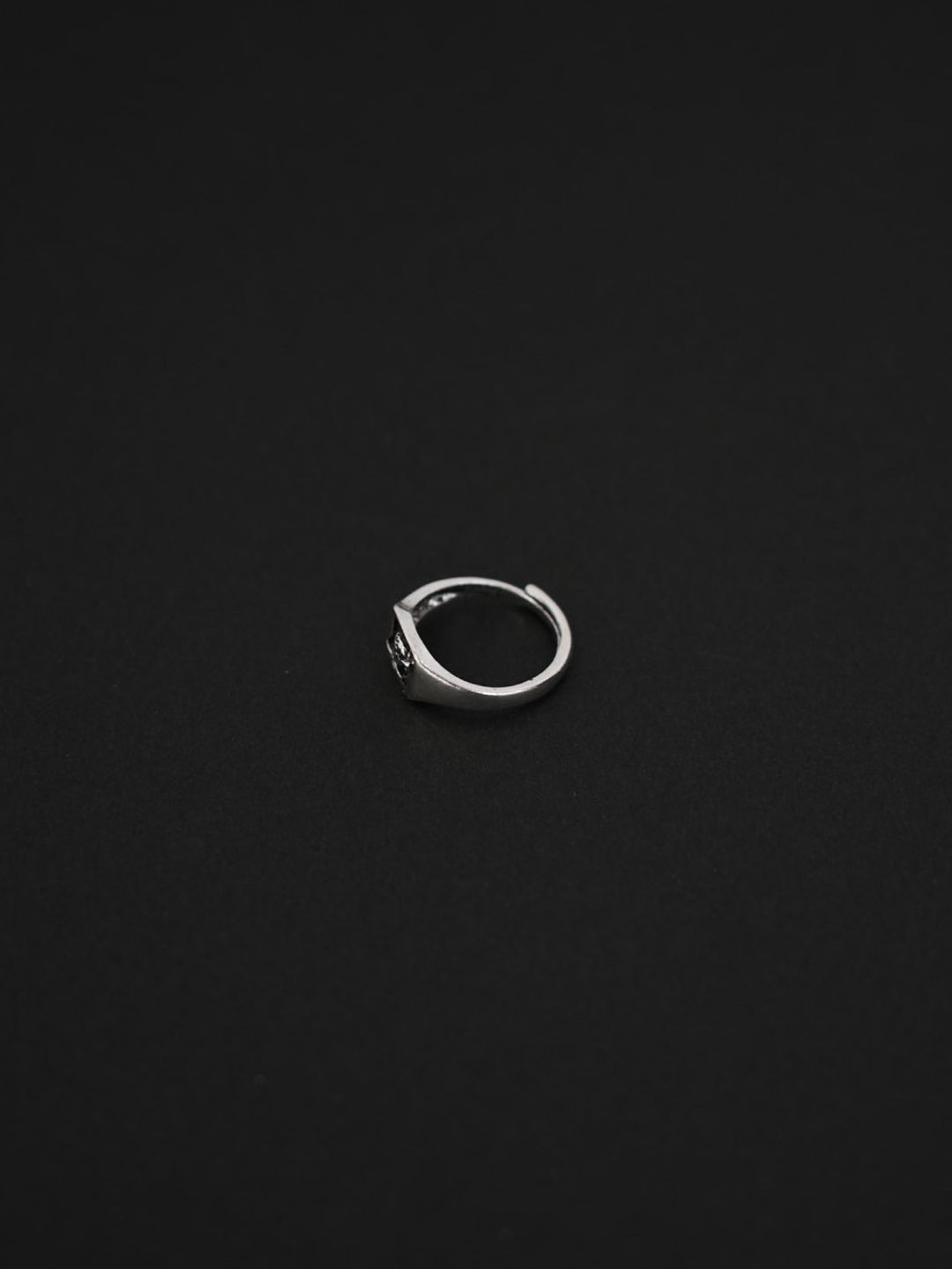 only rose tale ring