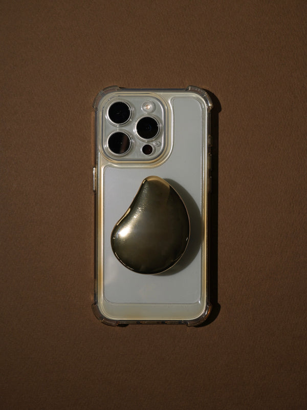 スマホグリップ 大人 おしゃれ チェーン LENERA 着用イメージ