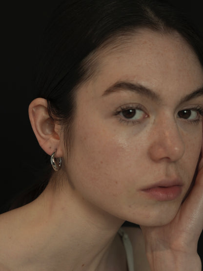 plump curve earring