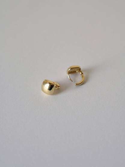 ゴールド ピアス 大人上品 レディース LENERA サイズ感