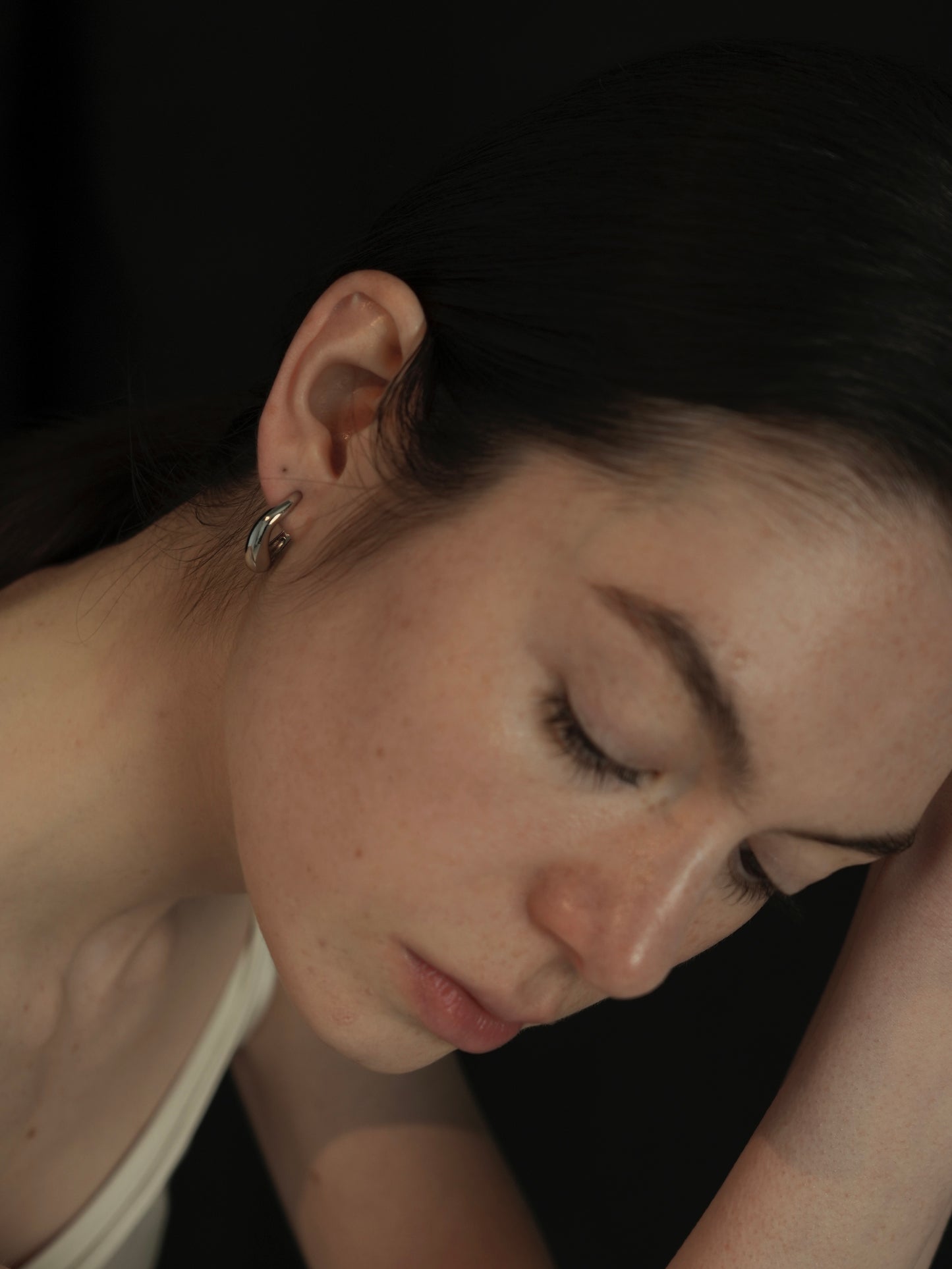 plump curve earring