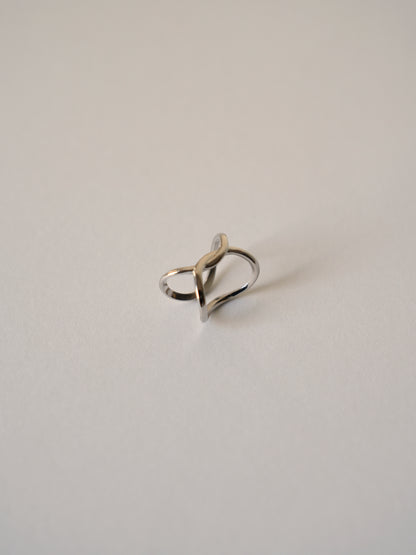 シルバー925 イヤーカフ 金属アレルギー対応 レディース LENERA 着用イメージ