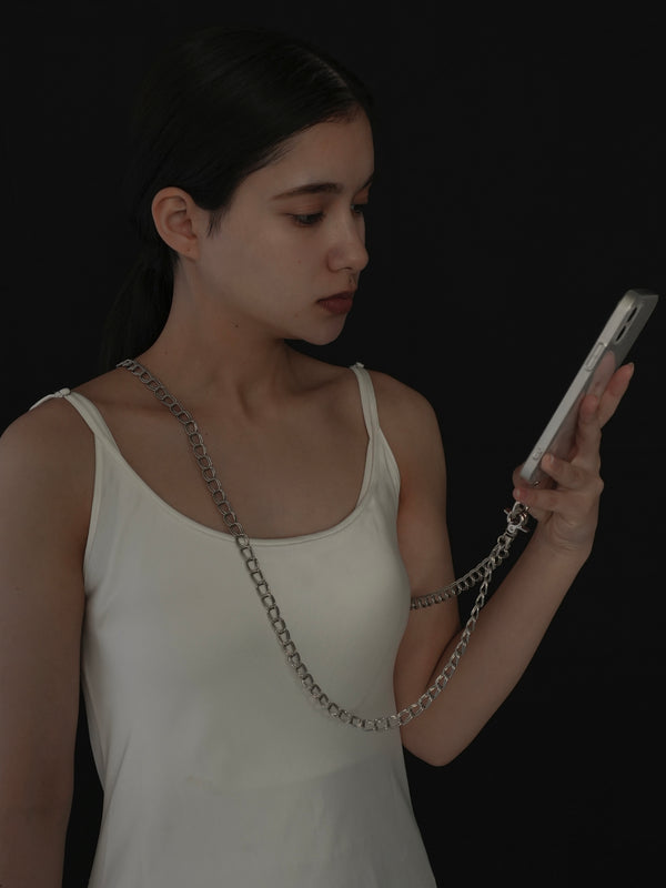 スマホショルダー 大人 おしゃれ チェーン LENERA コーデ例