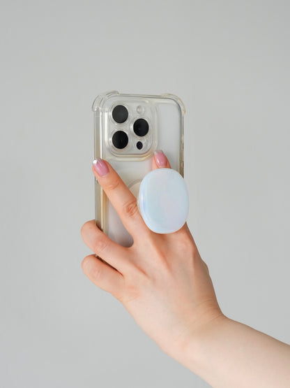スマホグリップ 大人 おしゃれ チェーン LENERA 着用イメージ