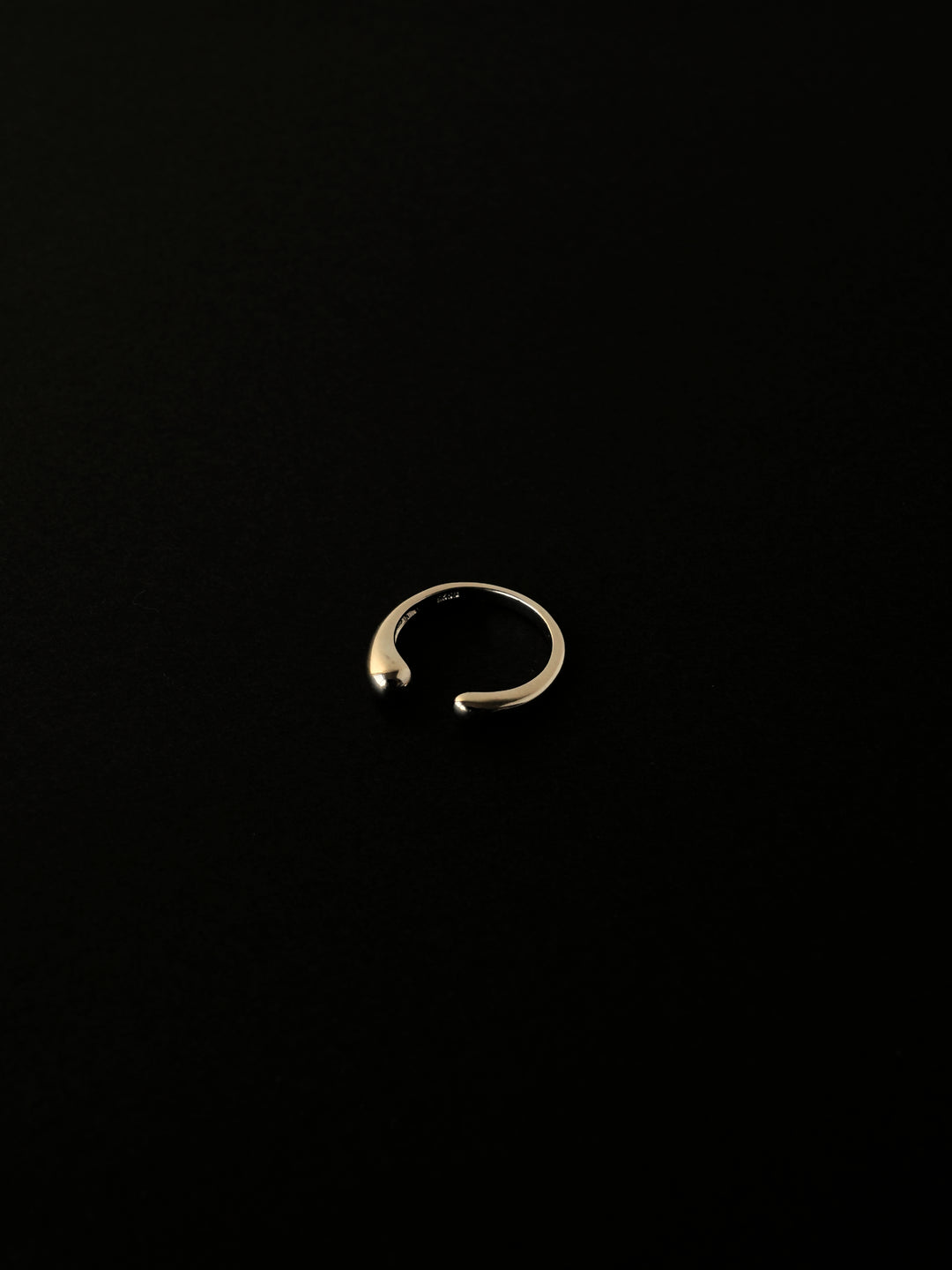 asymmetric ring