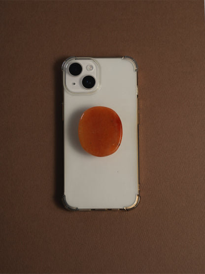 スマホグリップ 大人 おしゃれ チェーン LENERA 着用イメージ