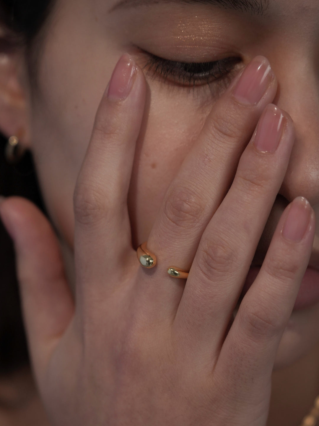 asymmetric ring