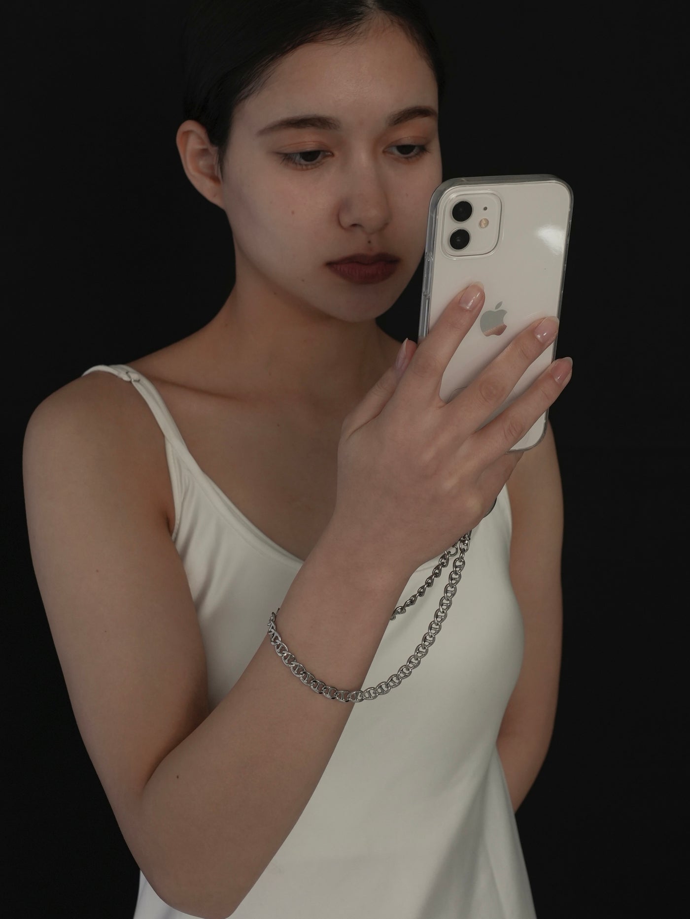 スマホストラップ 大人 おしゃれ チェーン LENERA コーデ例