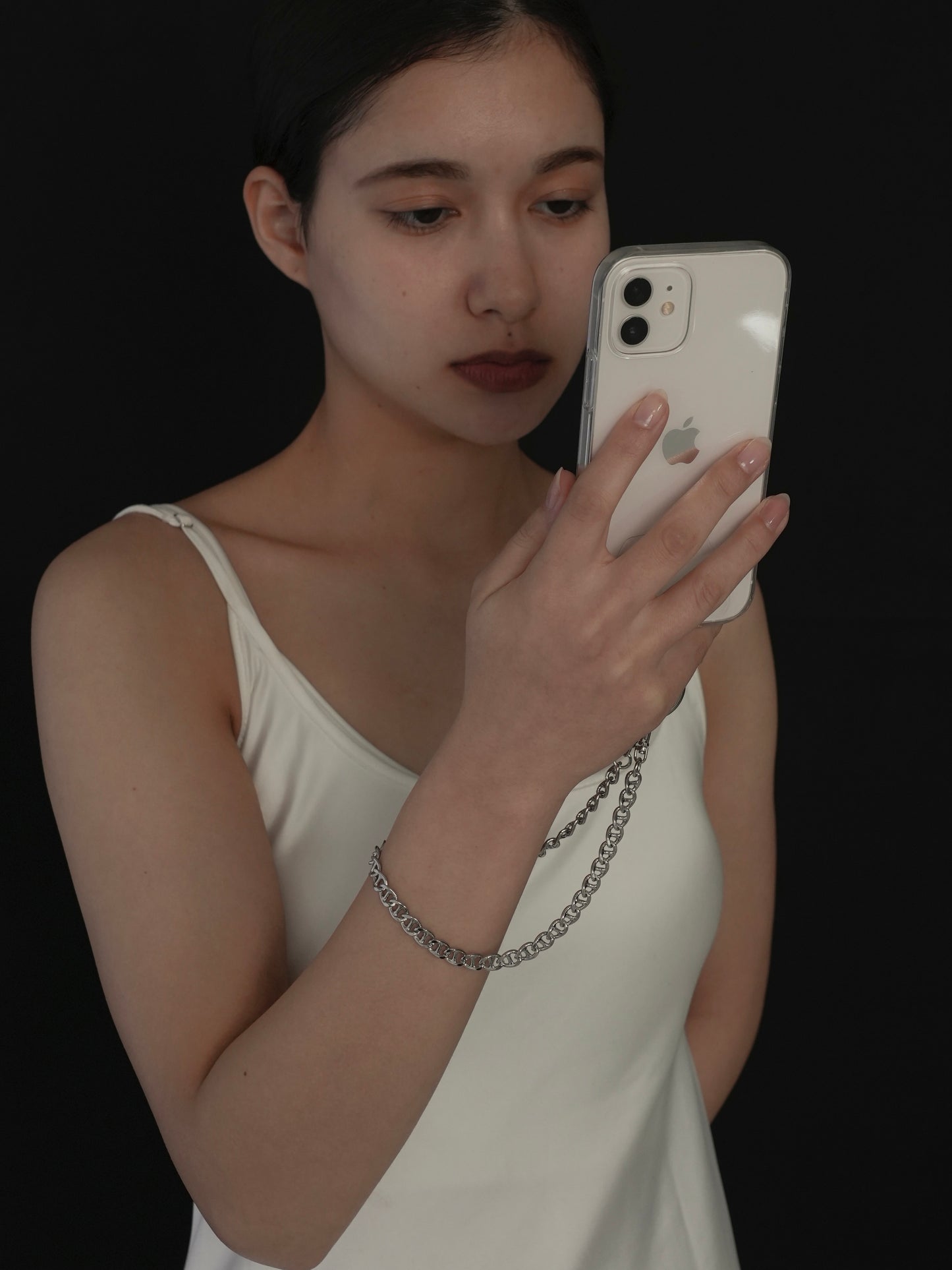 スマホストラップ 大人 おしゃれ チェーン LENERA コーデ例