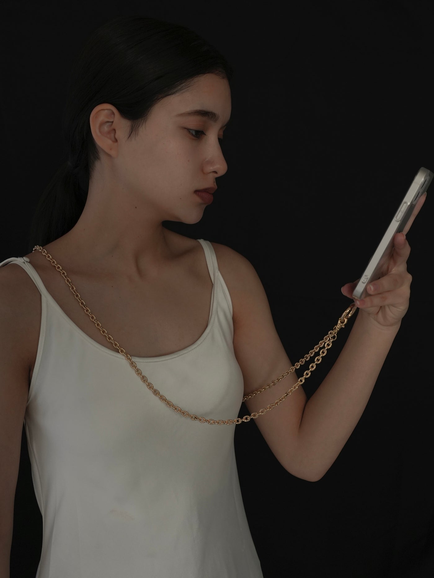 スマホショルダー 大人 おしゃれ チェーン LENERA サイズ感