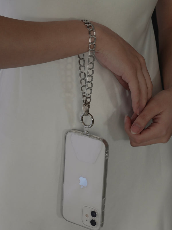 スマホストラップ 大人 おしゃれ チェーン LENERA 着用イメージ