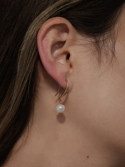 pearl  hook pierce