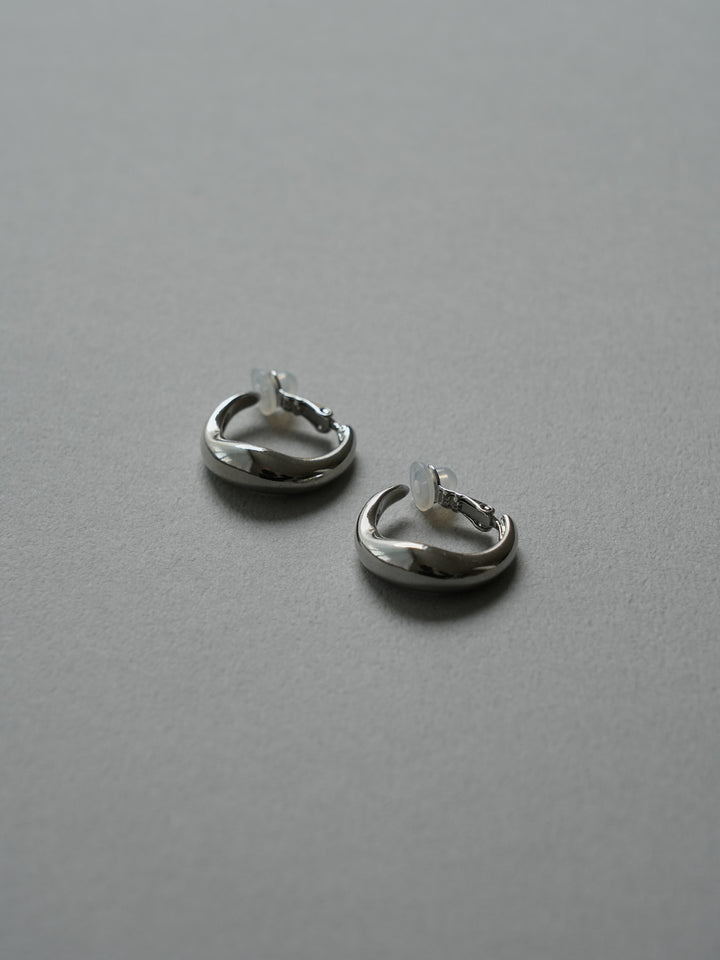 plump curve earring