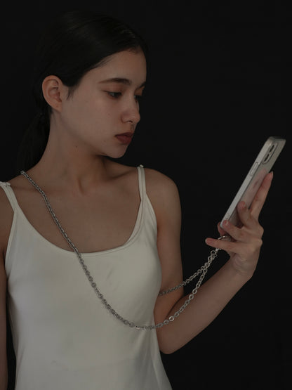 スマホショルダー 大人 おしゃれ チェーン LENERA 着用イメージ