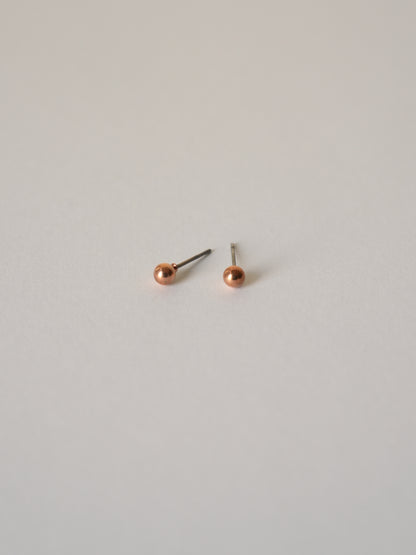 サージカルステンレス ピアス 金属アレルギー対応 レディース LENERA コーデ例