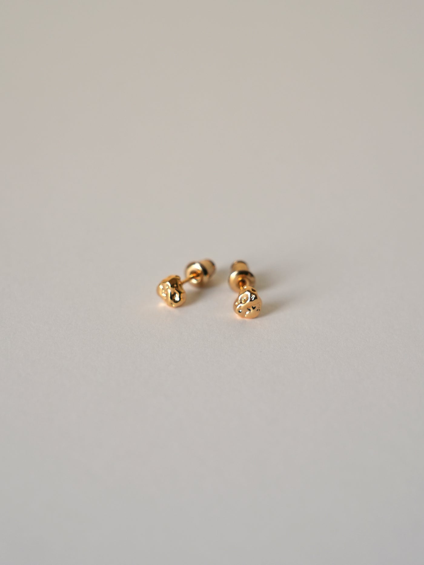 シルバー925 ピアス 金属アレルギー対応 レディース LENERA 着用イメージ