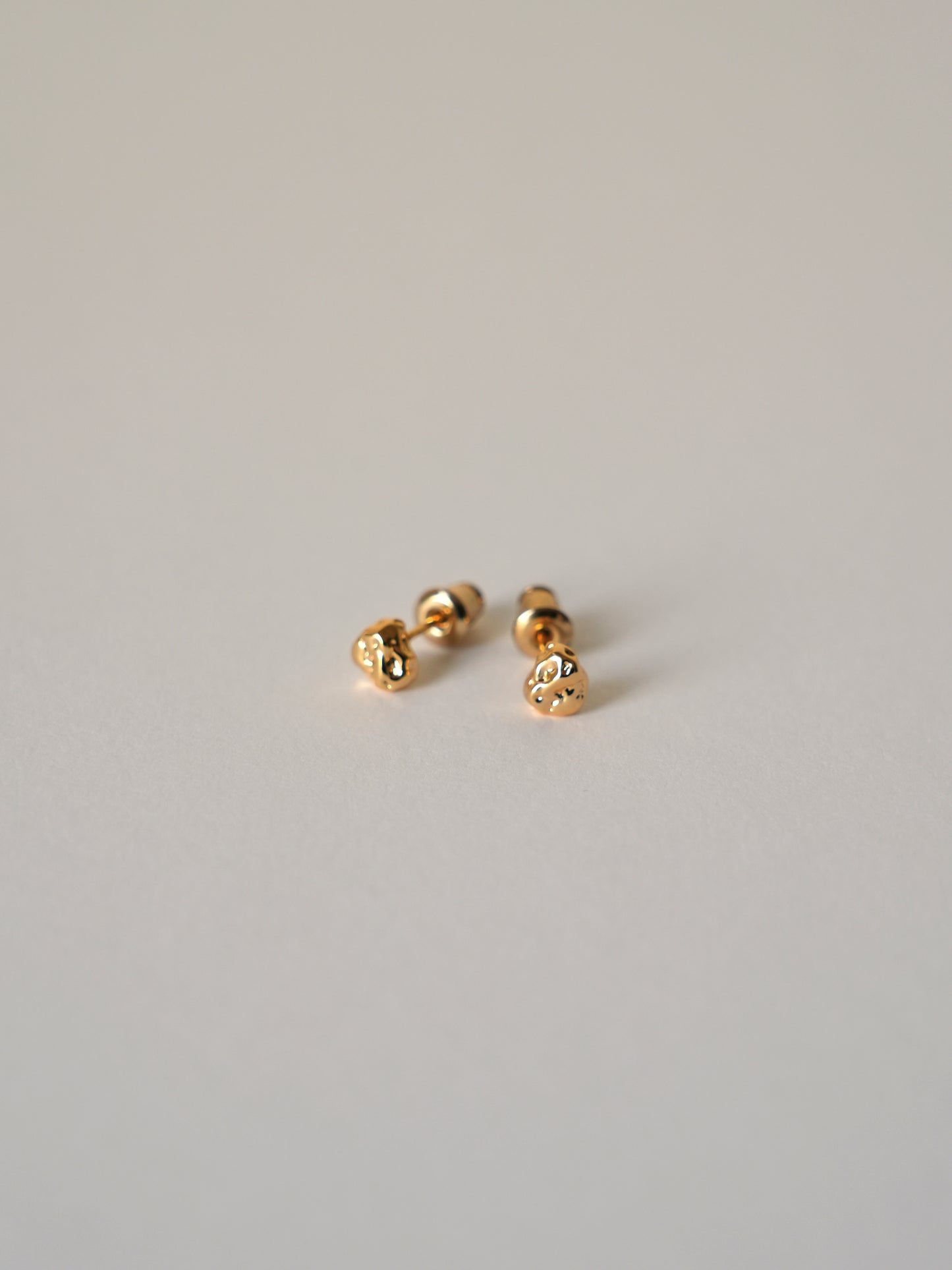 シルバー925 ピアス 金属アレルギー対応 レディース LENERA 着用イメージ