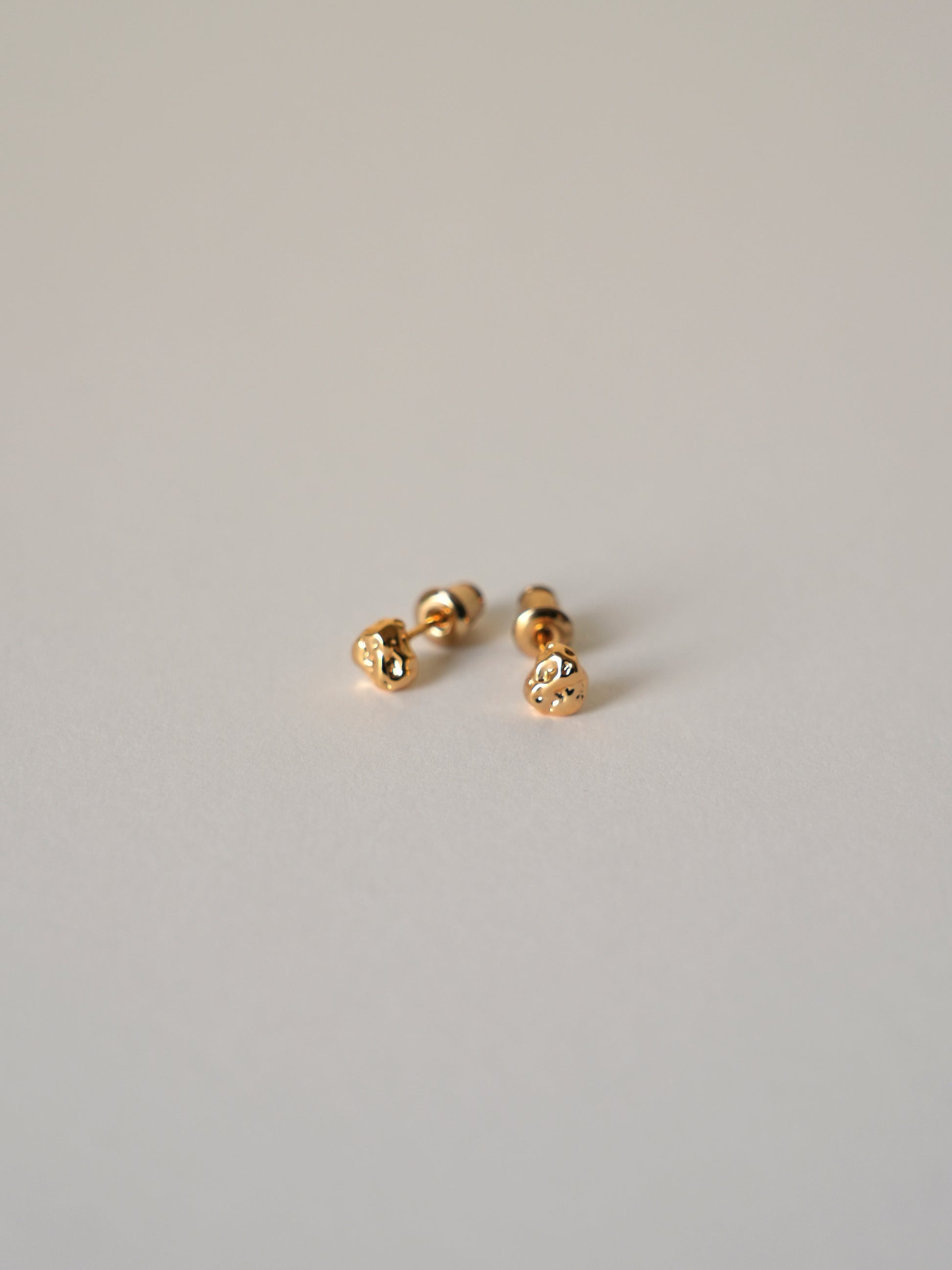 シルバー925 ピアス 金属アレルギー対応 レディース LENERA 着用イメージ