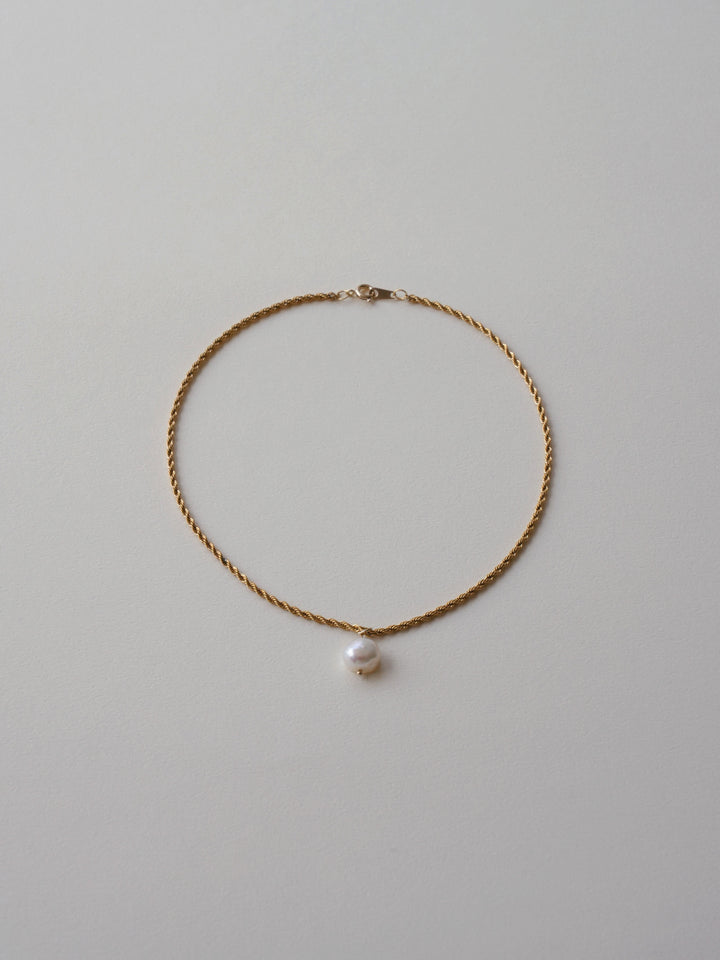 Pearl chain choker