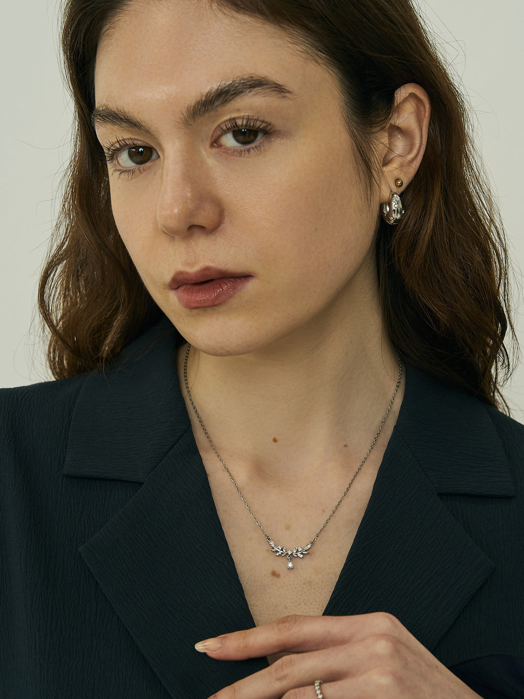 tender wind necklace