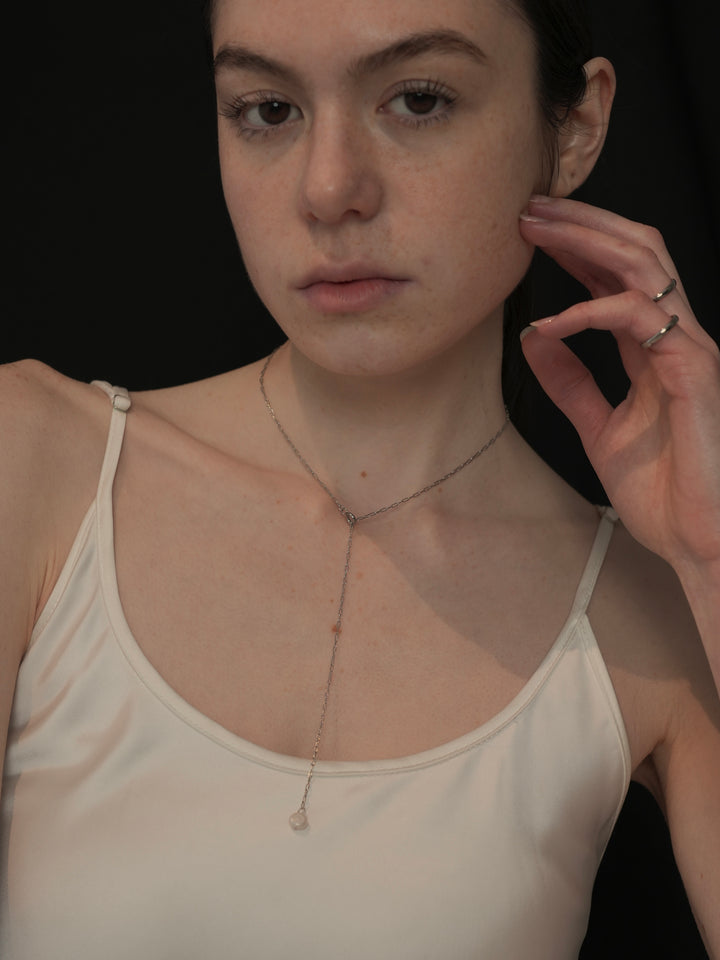 pearl sway necklace - pas -