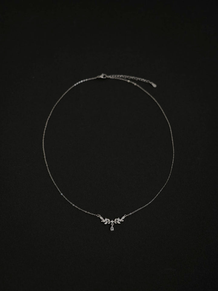 tender wind necklace