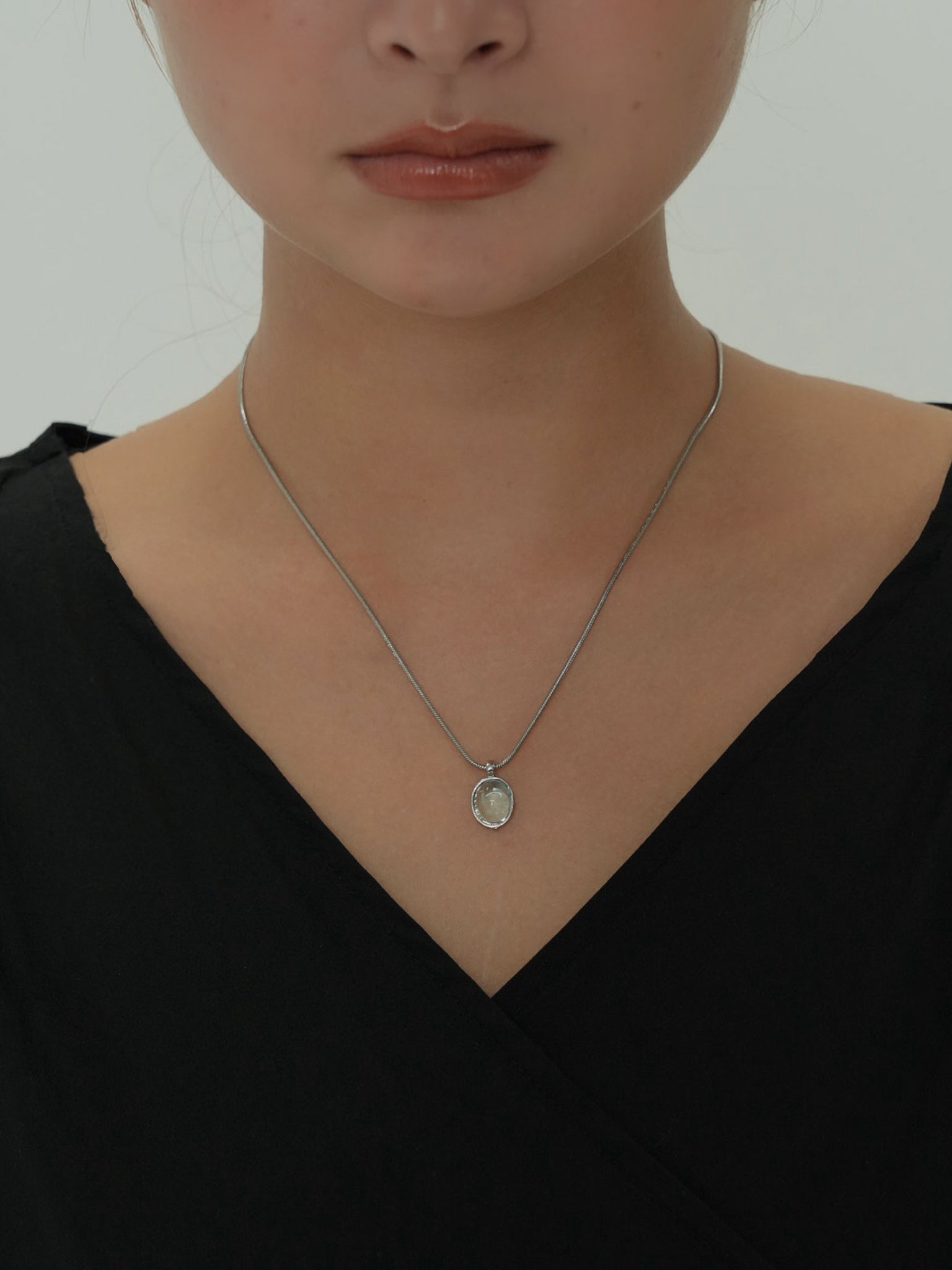 ニュアンス ネックレス 大人上品 レディース LENERA 着用イメージ
