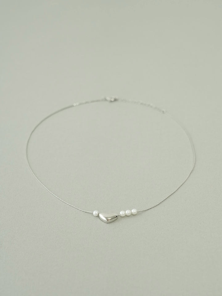 heart line pearl necklace