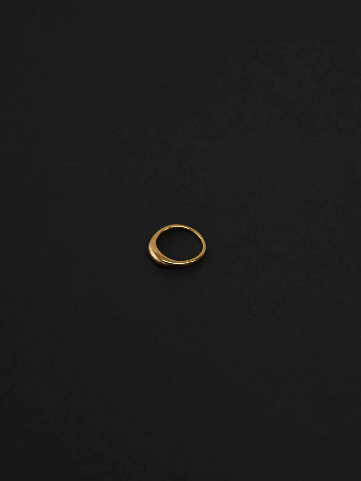 ゴールド リング 大人上品 レディース LENERA 着用イメージ
