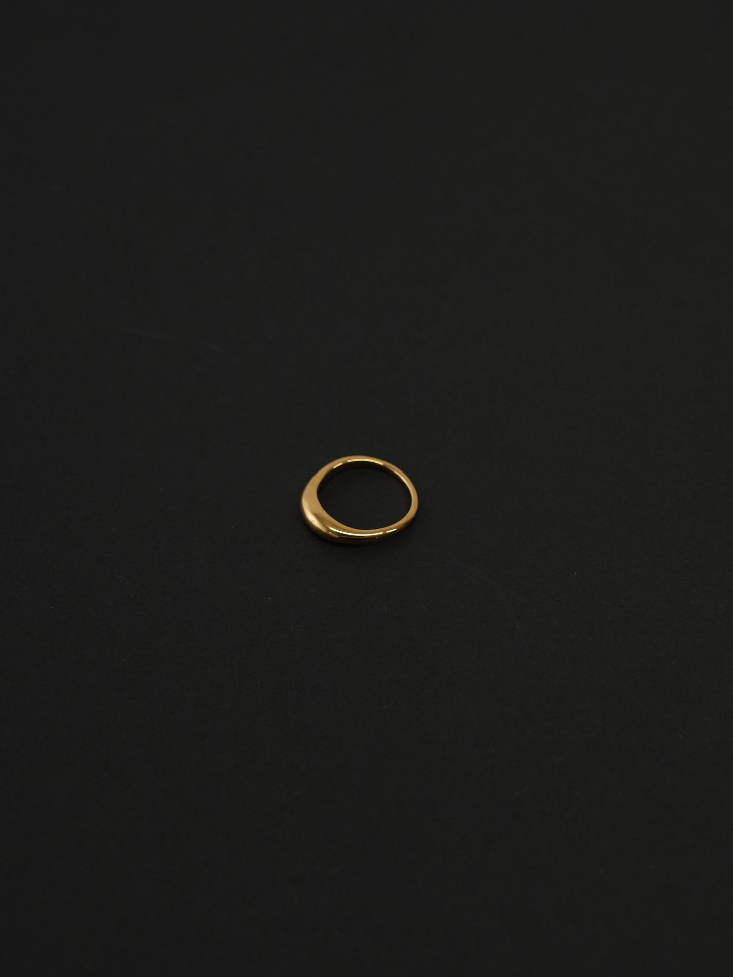 ゴールド リング 大人上品 レディース LENERA 着用イメージ