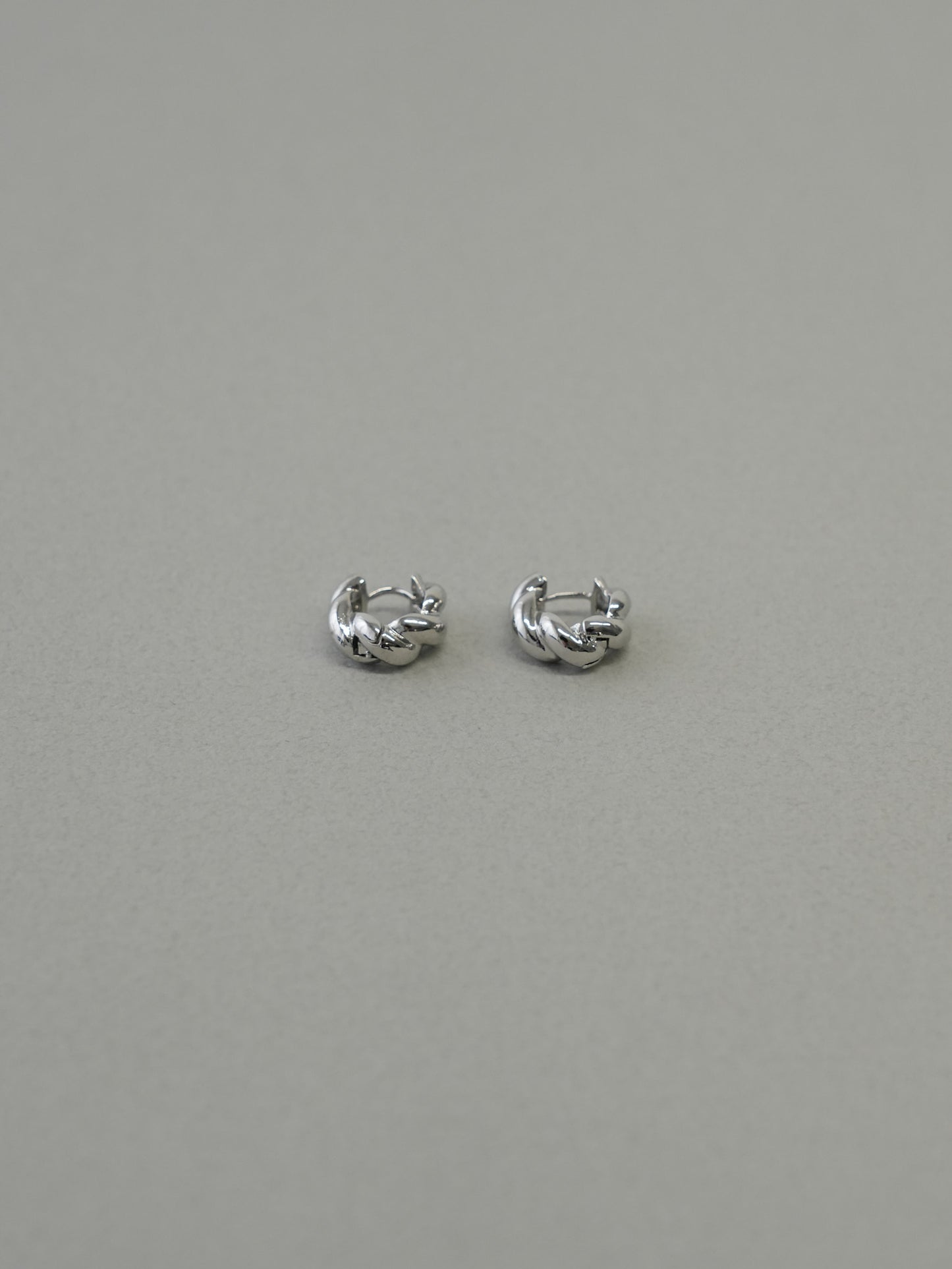 ゴールド ピアス 大人上品 レディース LENERA サイズ感
