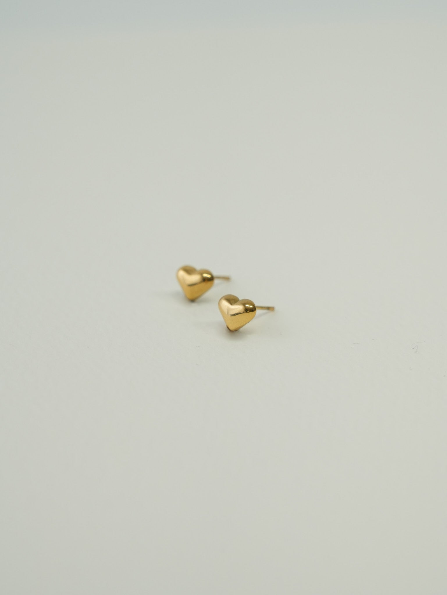 サージカルステンレス ピアス 金属アレルギー対応 レディース LENERA コーデ例